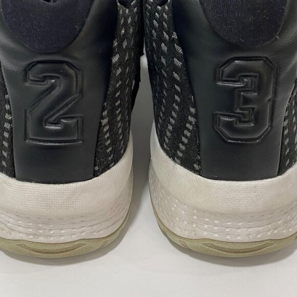 Nike Air Jordan Basketball Shoes Black/White Size 10 Mens Sneakers With 23 Logo - Picture 5 of 9